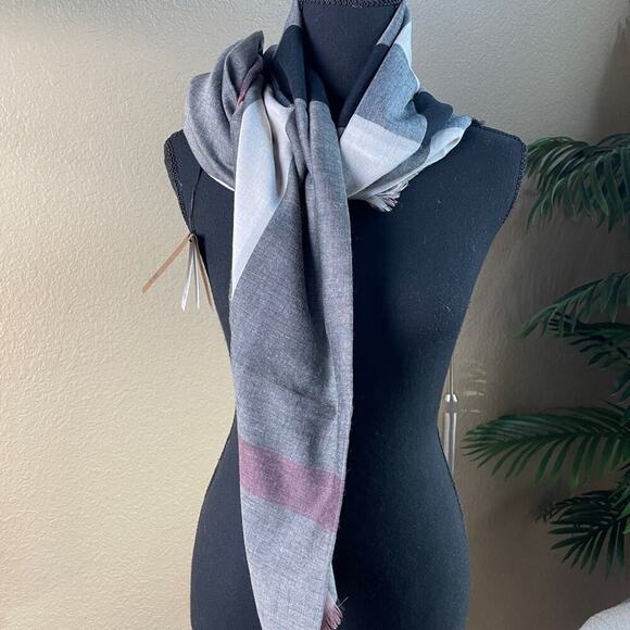 Burberry Plaid Patterned Scarf - Gray and Pink - Picture 7 of 9